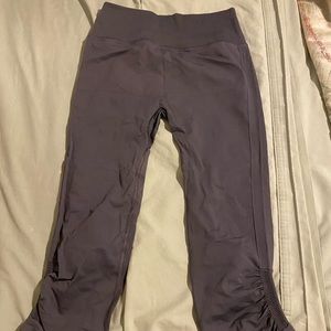 LULULEMON Size 8 Compressive Leggings 21 inches